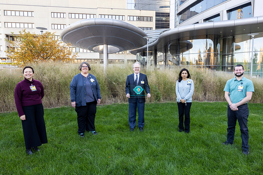 UI Health Care team accepts award